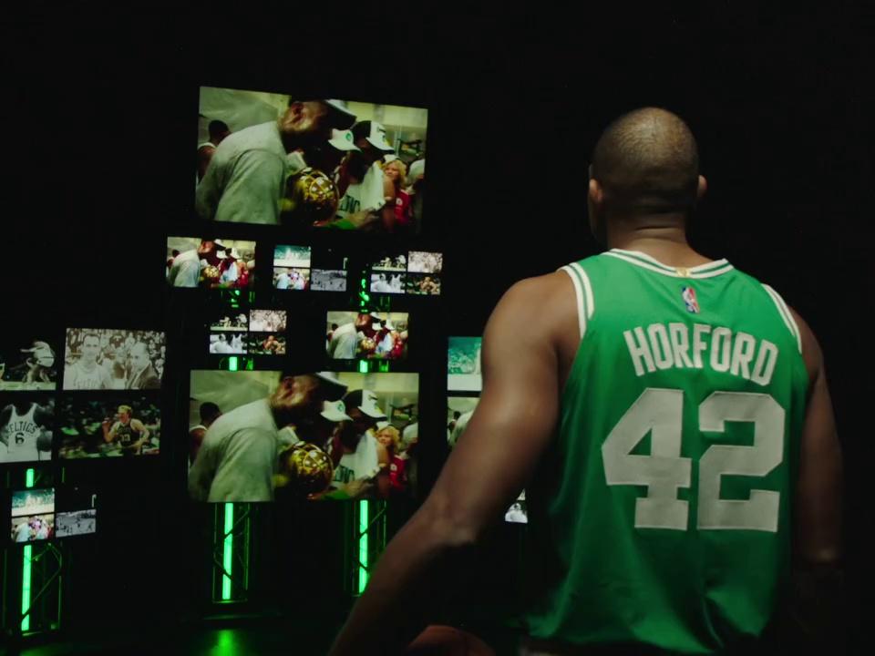 波士顿凯尔特人训练开放日，关键时刻豪取连胜引欢呼，全明星赛在即，临场指挥获称赞 