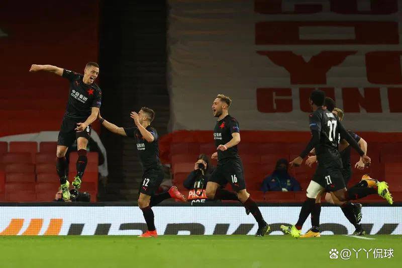 开云网站 -中超转会期再迎强敌，阿森纳队长鼓劲，主帅态度：球迷炸锅，医务组通报恢复(中超转会期结束)