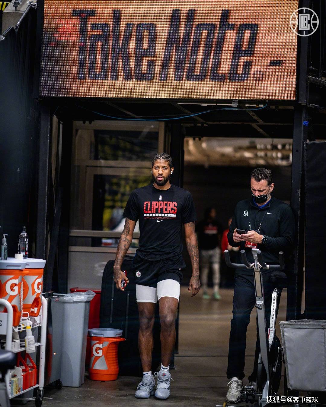 赛后夏洛特黄蜂备战法甲；伤情更新细节曝光；信心回归；球队文化再被提及的简单介绍