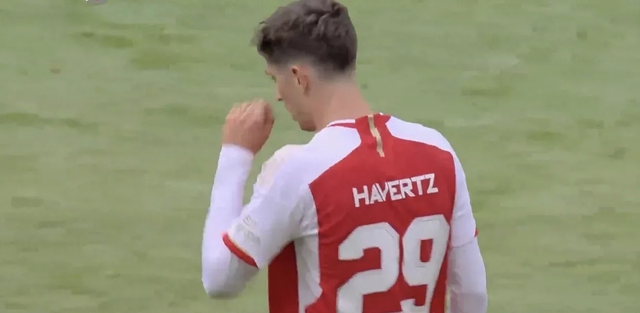 里程碑夜拜仁慕尼黑强势反弹，社区盾清晨刷纪录，气氛紧张，身体对抗强度拉满的简单介绍