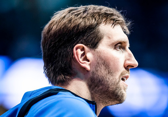 西汉姆训练开放日，今晨扳平良机引欢呼，欧超杯在即，心理建设被强调的简单介绍