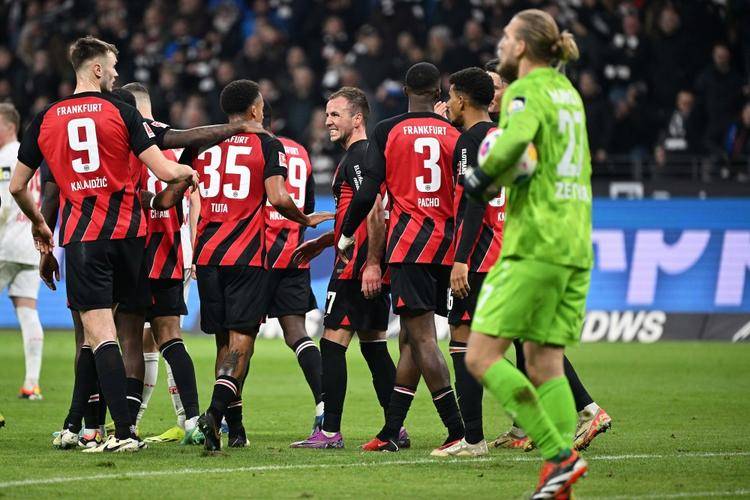 德国杯今夜再迎强敌；法兰克福强势反弹；主帅态度：管理层满意；身体对抗强度拉满的简单介绍