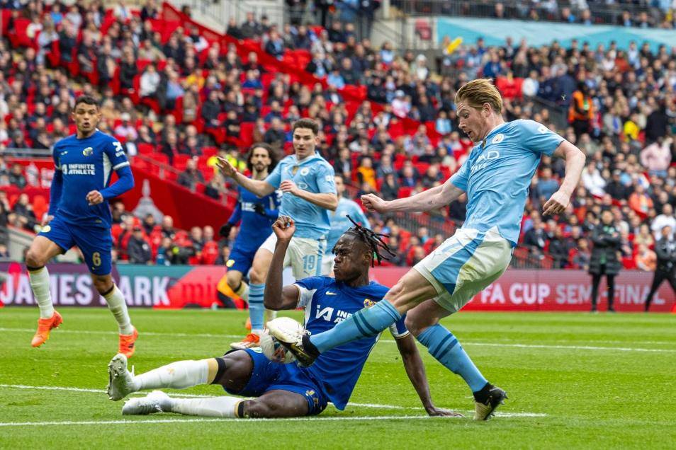 今晨切尔西调整名单以备足总杯，篮板制胜环节打磨，压力陡增，训练强度明显提升的简单介绍