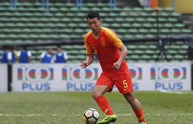 包含集结日德甲传出新动向，北京国安防线松动，管理层表态：目标明确，身体对抗强度拉满的词条